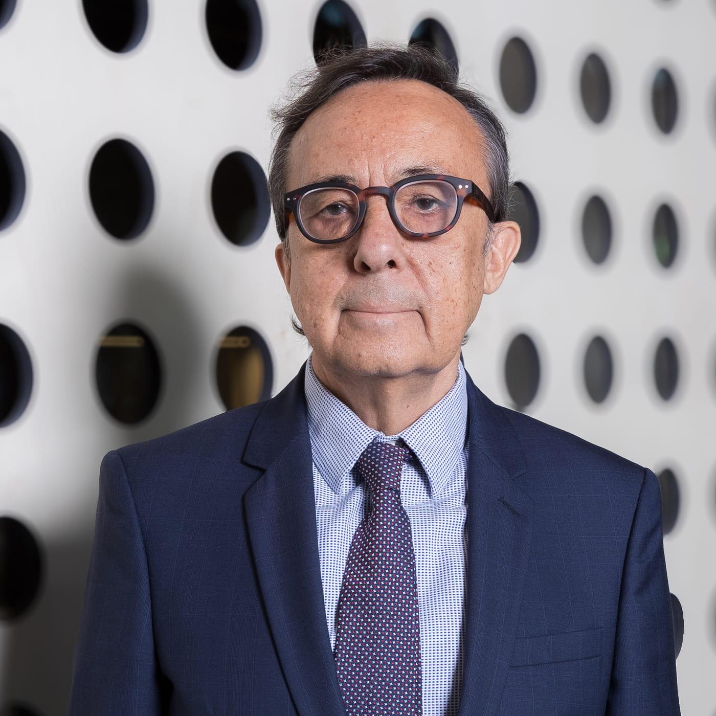 Retrato de Jose Luis Martínez